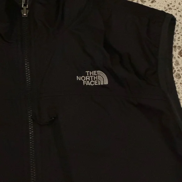 The North Face Men's Black Reversible Vest Size XL Wind & Water Resistant - Picture 3 of 9